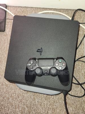 Play Station 4 Slim - thumbnail 2