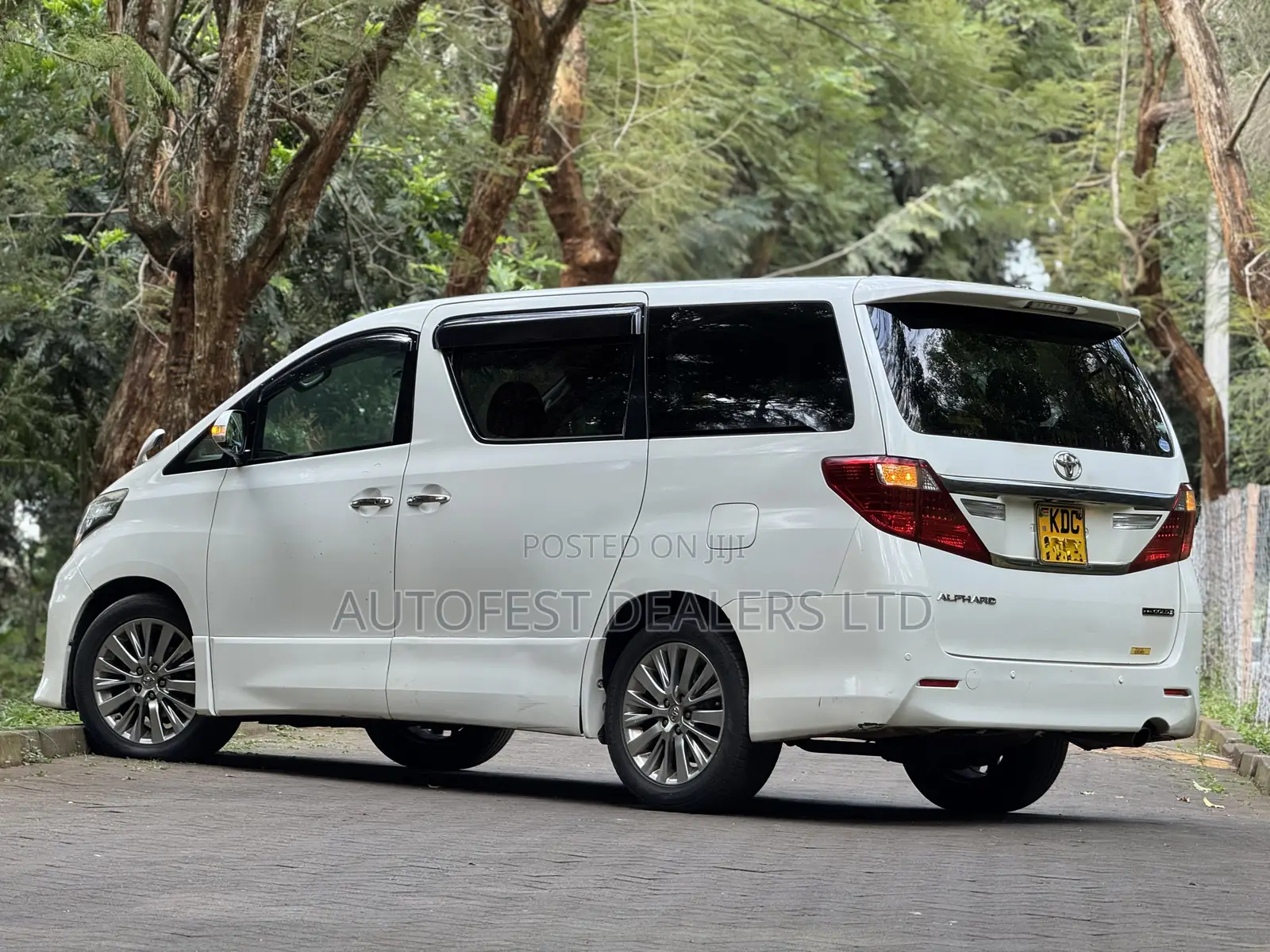Toyota Alphard 2.4 Petrol FWD 2014 White