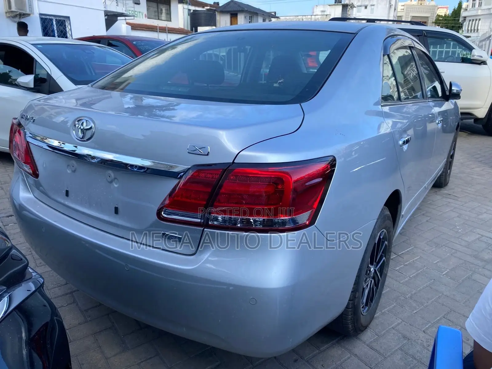 Toyota Premio 2018 Silver