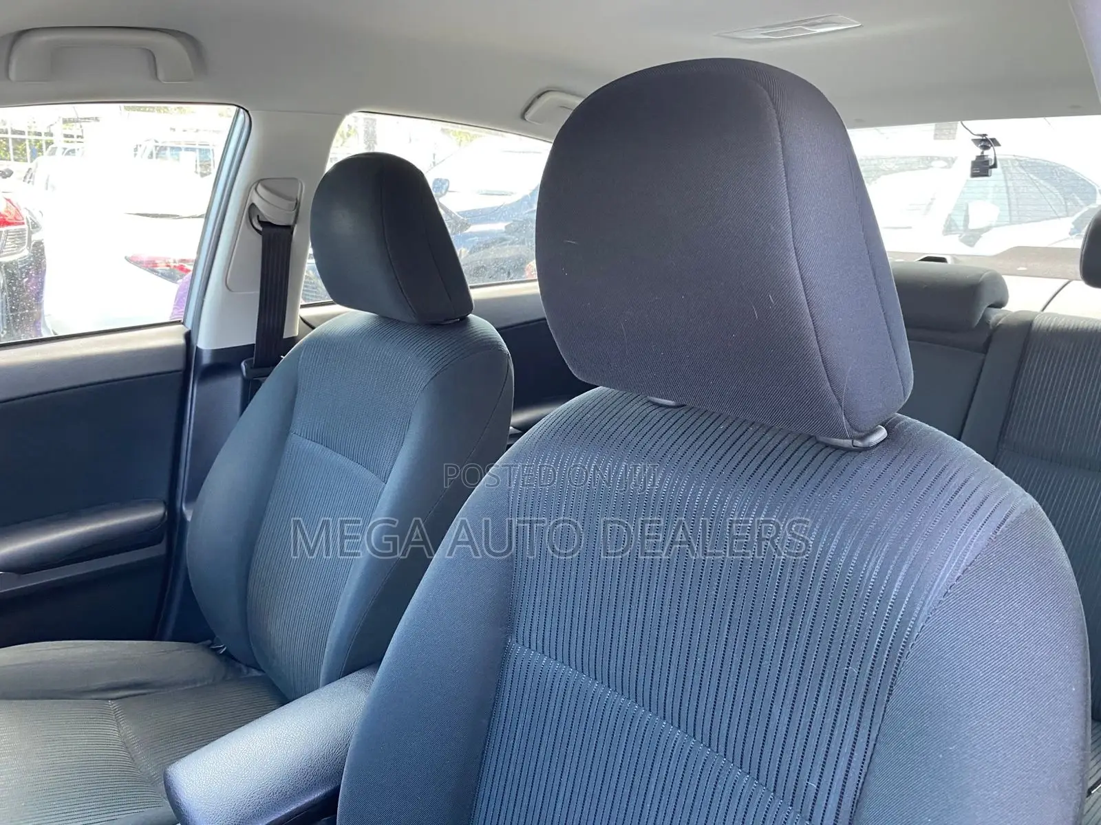 Toyota Premio 2018 Silver