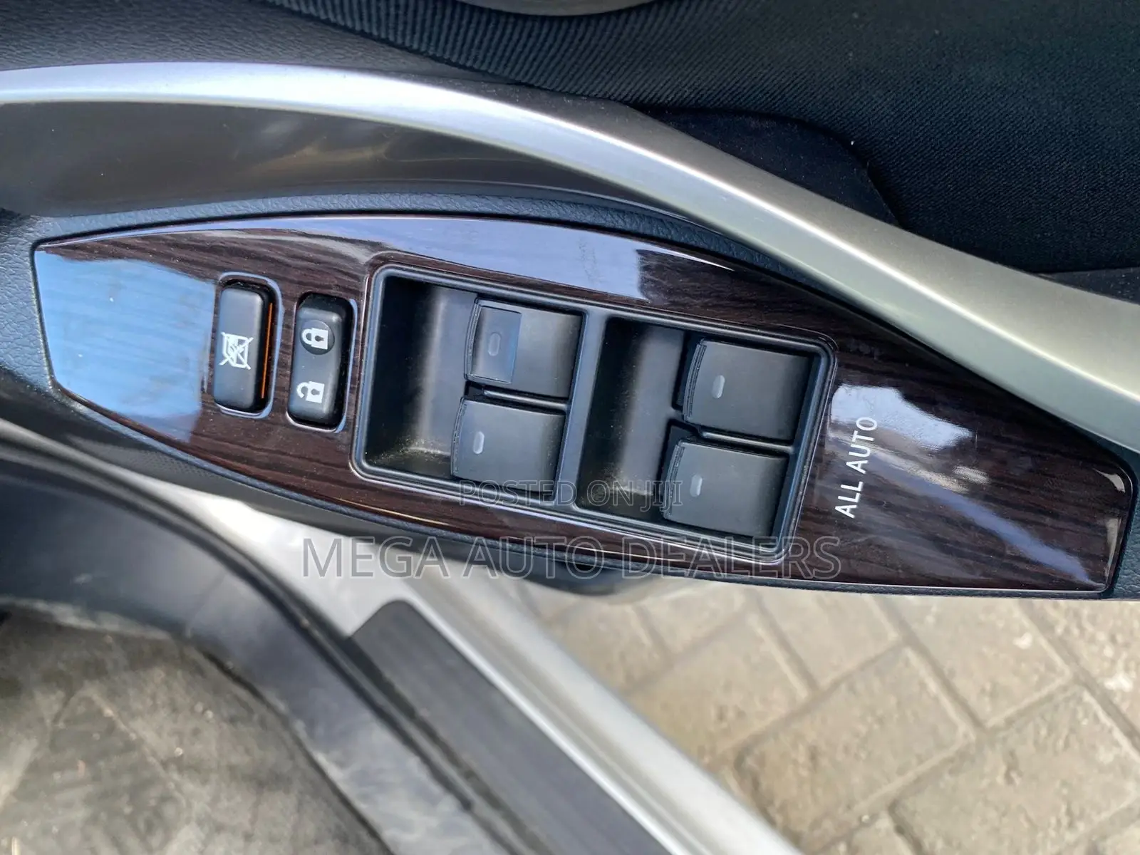 Toyota Premio 2018 Silver