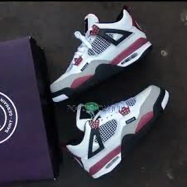 Jordan 4 White/Grey Sneakers – Clean Retro Vibes