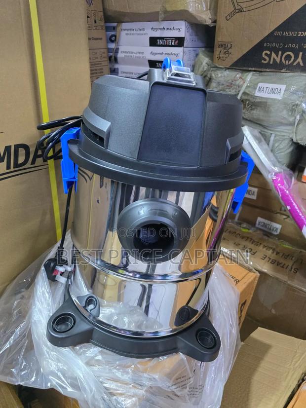 25 Litres Vacuuming Cleaner - main view