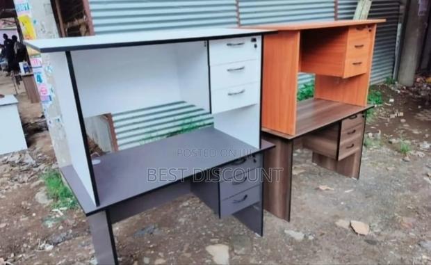 Modern Office Desk - main view