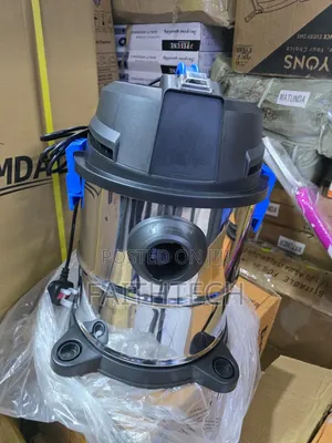 Premier 25litres Vacuum Cleaner
