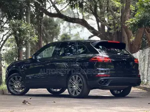 Porsche Cayenne Platinum Edition AWD 2018 Black