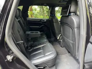 Porsche Cayenne Platinum Edition AWD 2018 Black