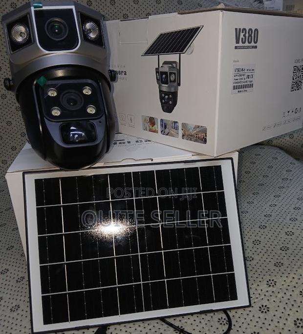Dual Lens 4g Solar Powered Battery Floodlight PTZ Camera Solar Camera - main view