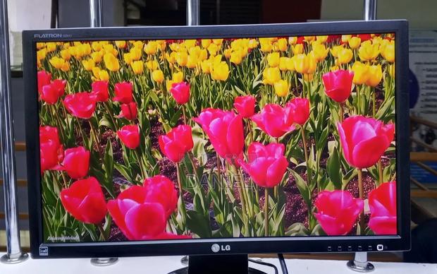 Lg 24 Inch Monitor. Full Hd 1920x1080