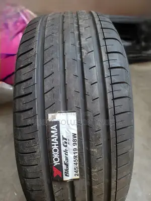 245/45r19 Yokohama Tyres 98 W