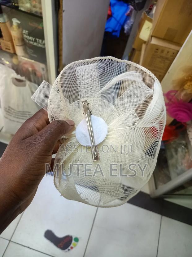 Cream Medium Fascinator - thumbnail 3