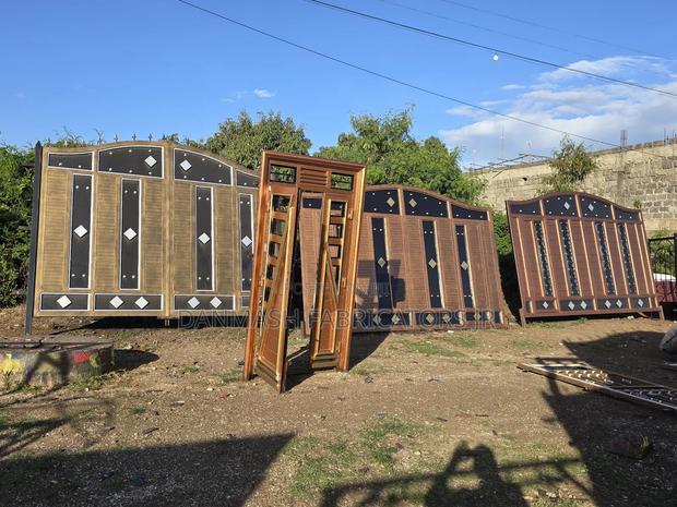 Reinforced Home Gate - main view