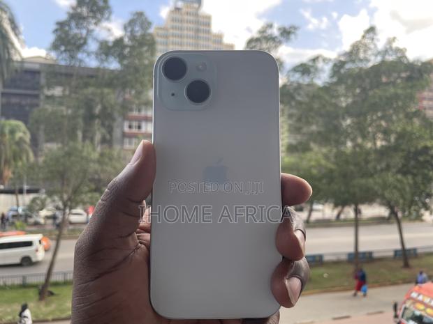 Apple iPhone 15 128 GB White - thumbnail 2