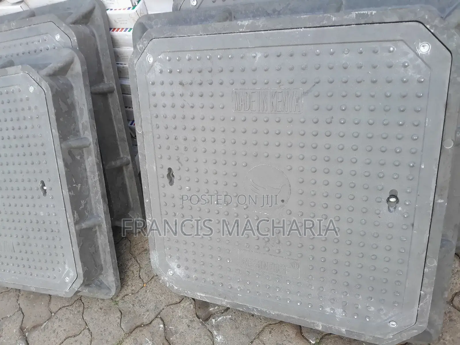 Lockable Reinforced Fibre Manhole Cover 24"*24
