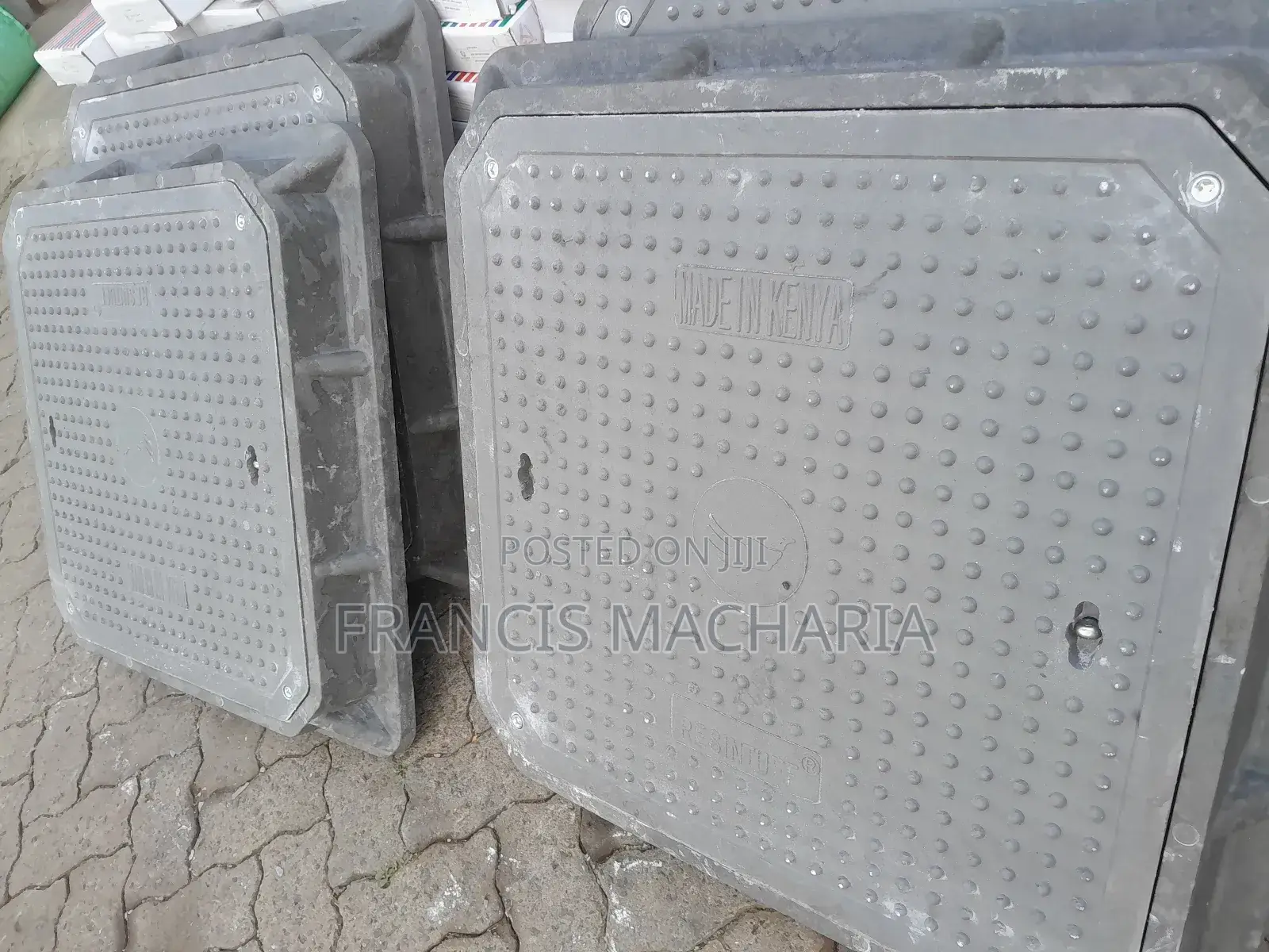 Lockable Reinforced Fibre Manhole Cover 24"*24