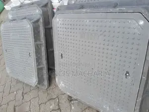 Lockable Reinforced Fibre Manhole Cover 24"*24