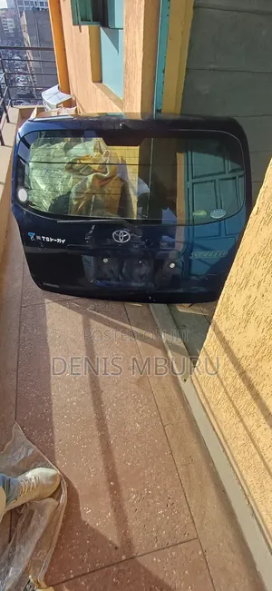 Succeed/ Probox New Model Tailgate With Wiper