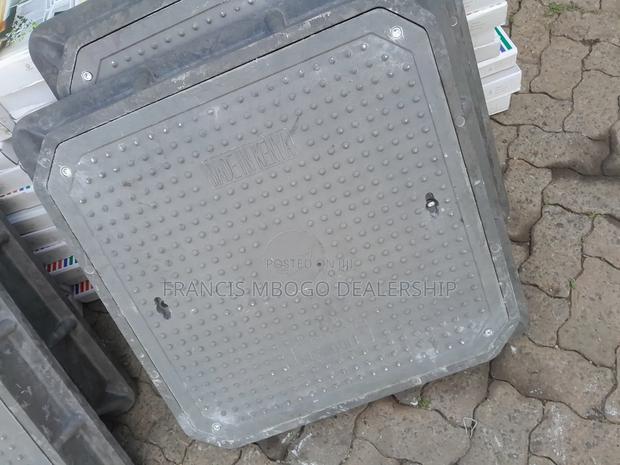 Square Locable Manhole Cover - thumbnail 2