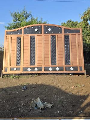 Modern Outdoor Metal Gate for Home - thumbnail 2