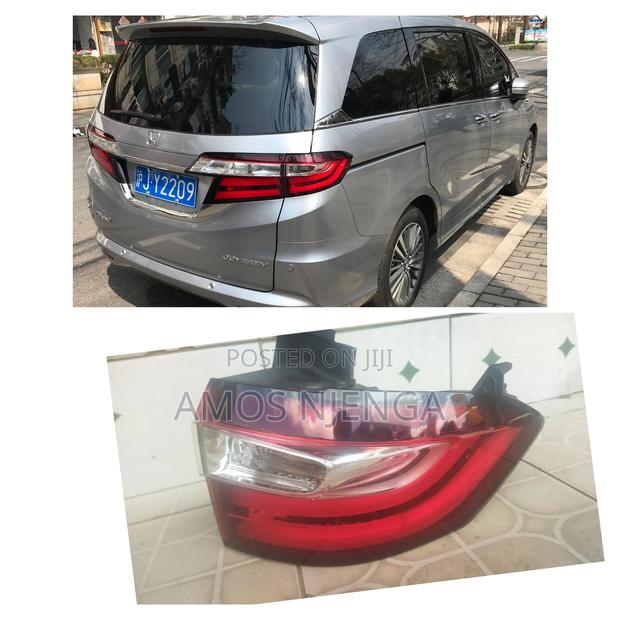 Honda Odyssey 2018 Tailight - main view