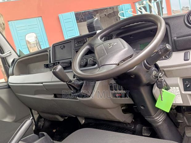 Selling Mitsubishi Canter 2018 White - thumbnail 16