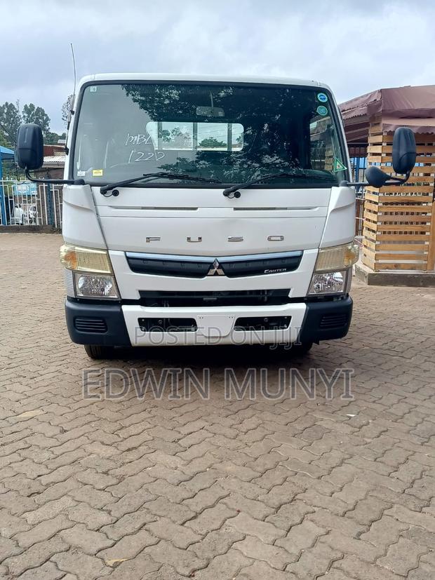 Selling Mitsubishi Canter 2018 White
