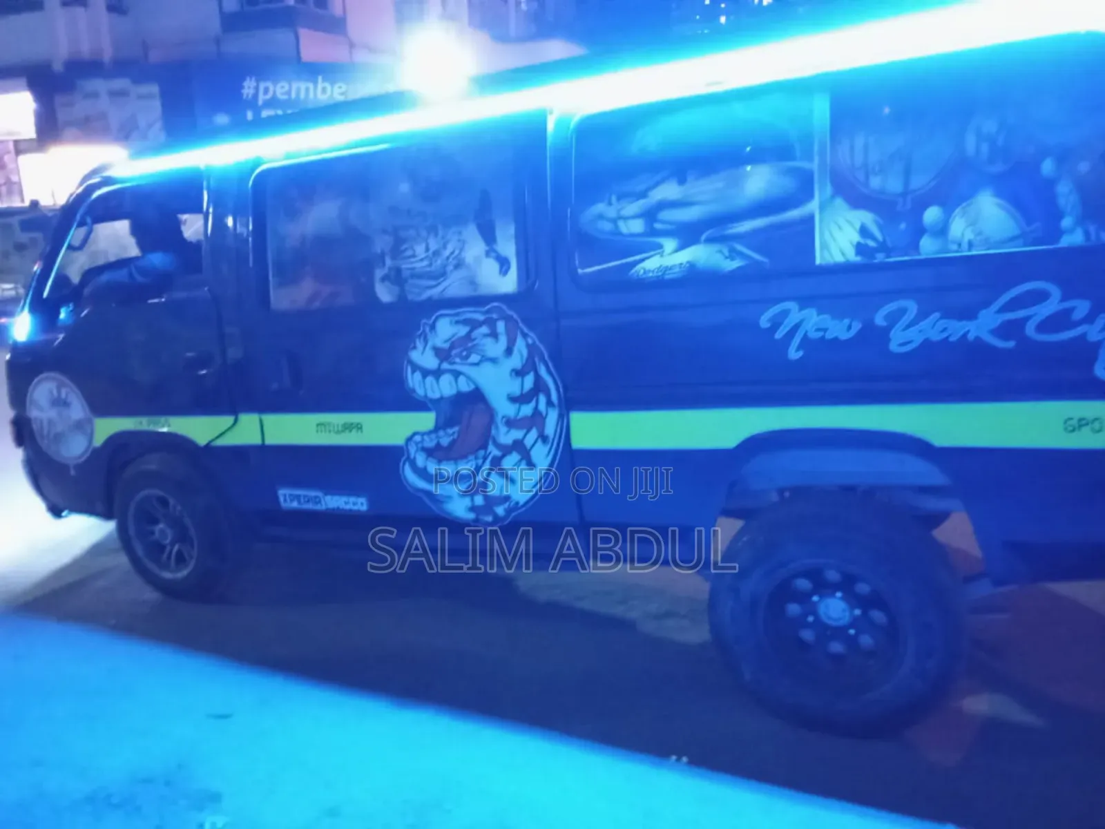Nissan Caravan (Urvan) 2001 Blue