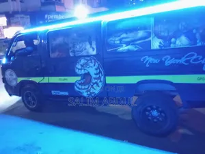 Nissan Caravan (Urvan) 2001 Blue