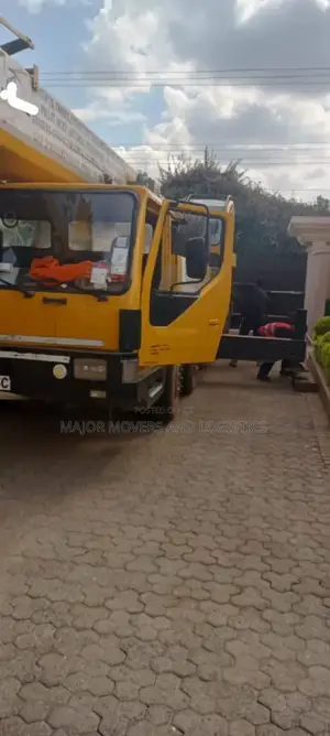 Crane for Hoisting Services Are Readily Available