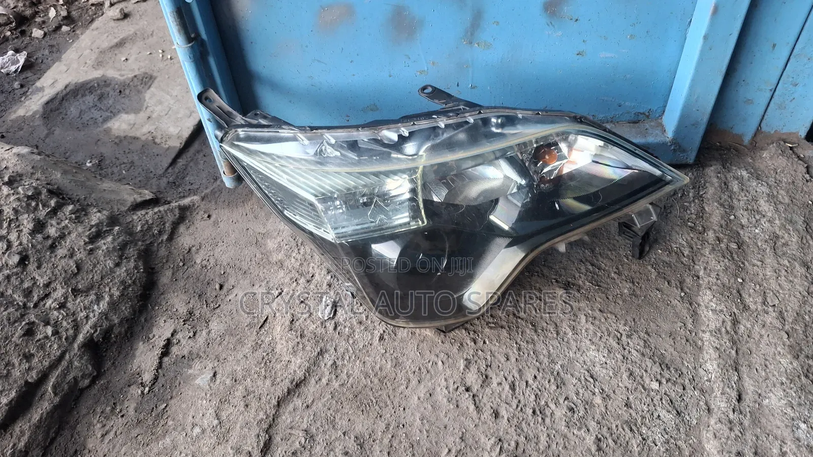 Toyota Spade Headlights