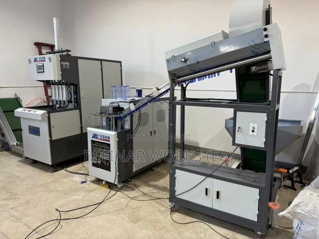 High-speed 4 Cavity Pet Blowing Machine 2000 Bottles Per Hour