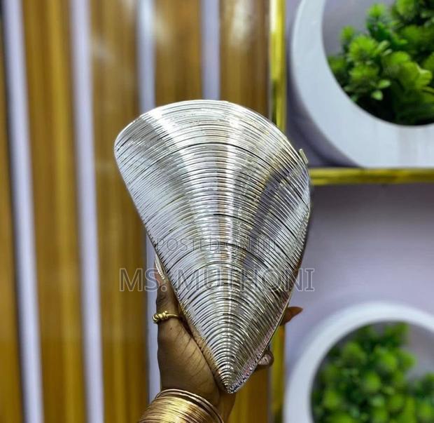 Dinner / Bridal Spiral Clutch Purse. - thumbnail 3