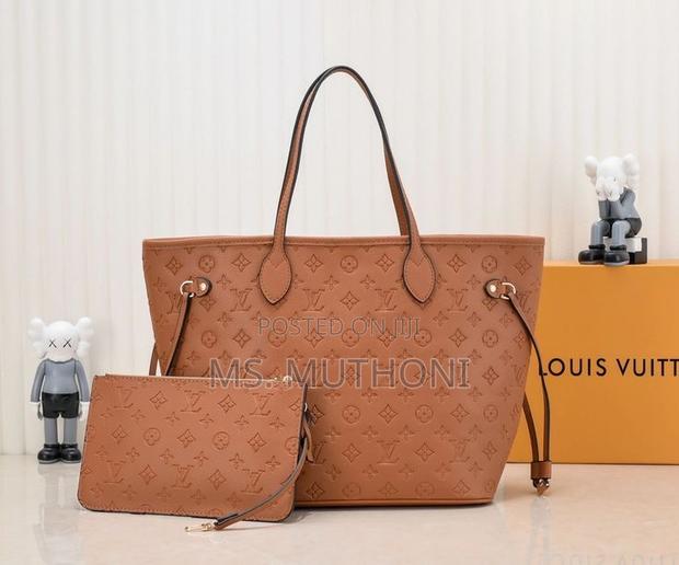 Embossed Louis Vuitton Neverfull Mm Tote Bag - thumbnail 3