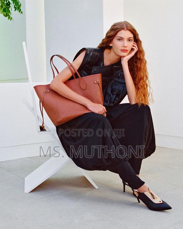 Embossed Louis Vuitton Neverfull Mm Tote Bag - thumbnail 5