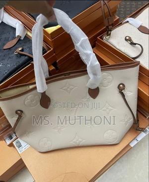 Embossed Louis Vuitton Neverfull Mm Tote Bag - thumbnail 2
