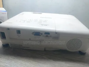 Epson Eb-E01 – Your Everyday Projector!