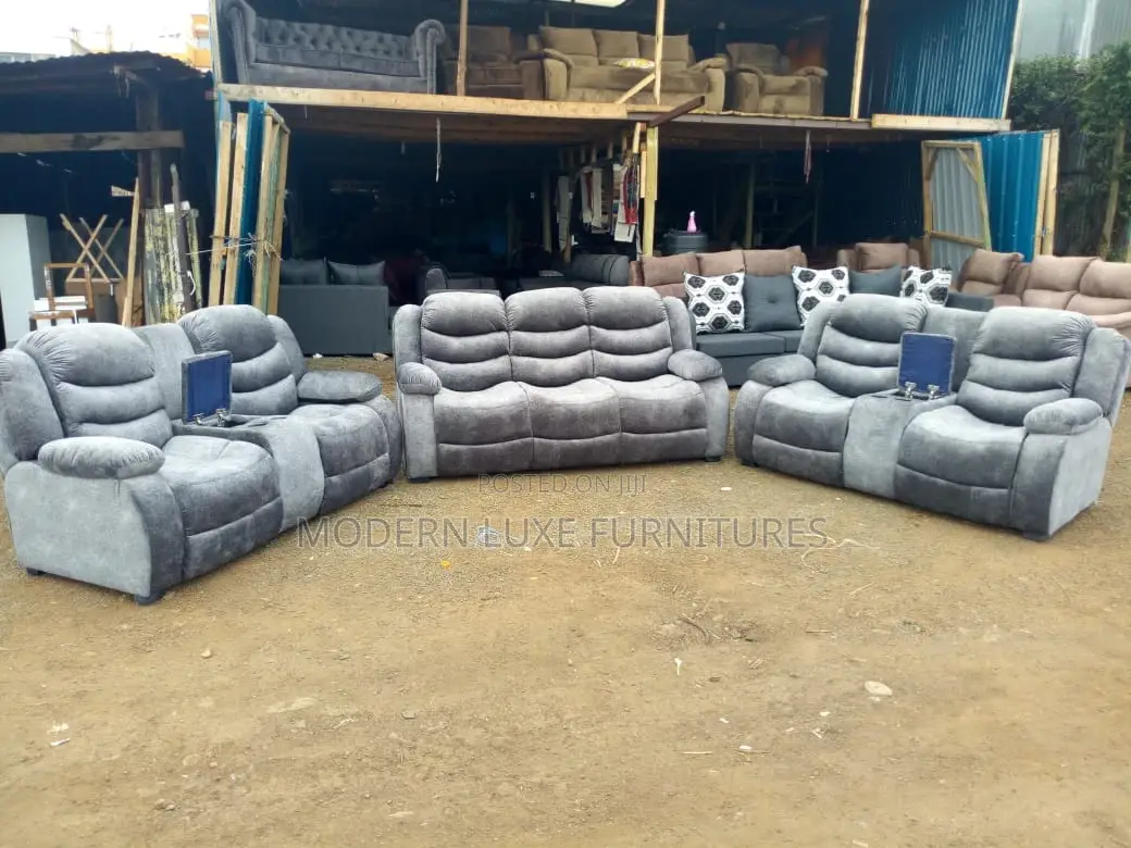 Quality Reclinerlike Sofa