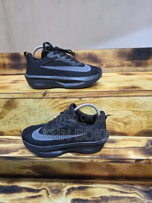 X Vomero Grey Pink
 Sizes. 36-40