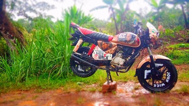 Bajaj Boxer 150 UG 2023 Red