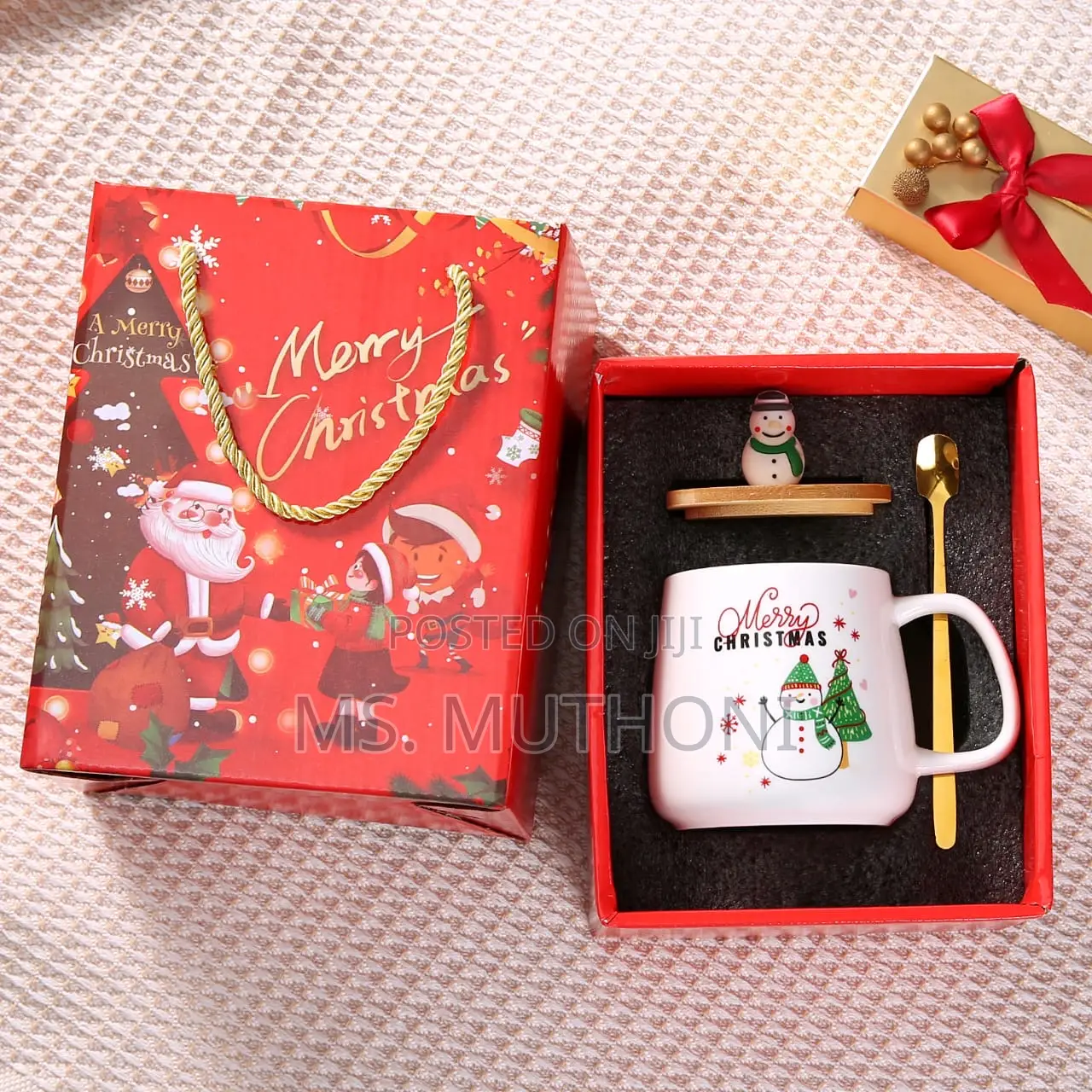 * Christmas-Themed Ceramic Mug Gift Set.