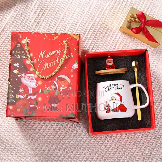 * Christmas-Themed Ceramic Mug Gift Set. - thumbnail 5
