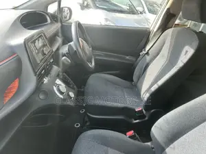 Toyota Sienta 1.5 Hybrid FWD 2019 White