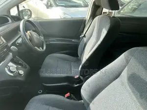Toyota Sienta 1.5 Hybrid FWD 2019 White