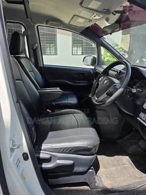 Toyota Voxy 2017 White