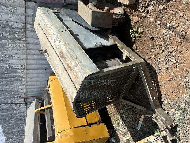 Screw Compressor - thumbnail 2