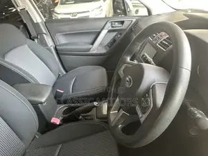 Subaru Forester Base AWD 2019 Silver