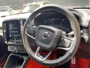 Volvo XC40 2018 White