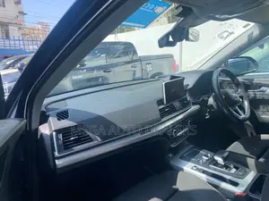 Audi Q5 2018 Blue