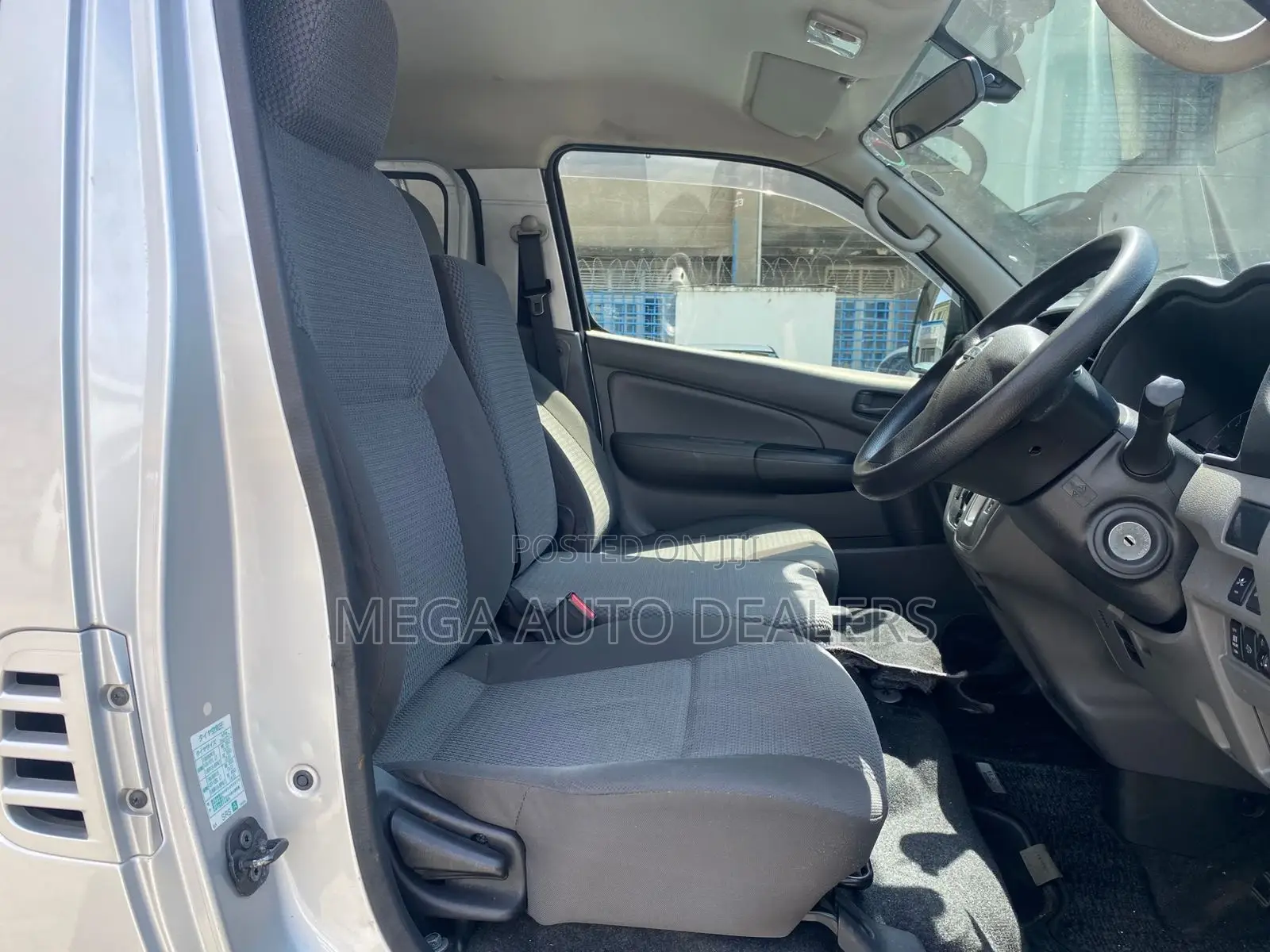 Nissan NV350 2018 Silver