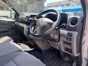Nissan NV350 2018 Silver